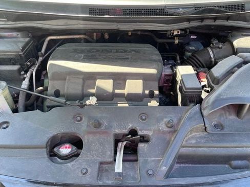 Used 2016 Honda Odyssey Touring Elite image 5