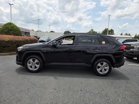 Used 2025 Toyota RAV4 XLE AWD/4WD image 4