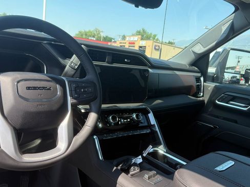 Used 2026 GMC Sierra 3500 Denali w/ Denali Reserve Package AWD/4WD image 8