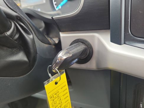 Used 2023 Ford F150 XL w/ Trailer Tow Package image 3