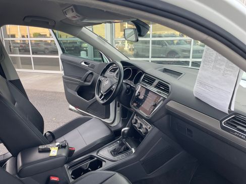 Used 2018 Volkswagen Tiguan SE FWD image 29