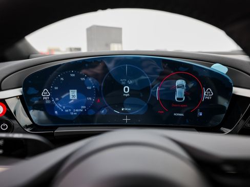 New 2025 Porsche Macan 4S Electric image 15