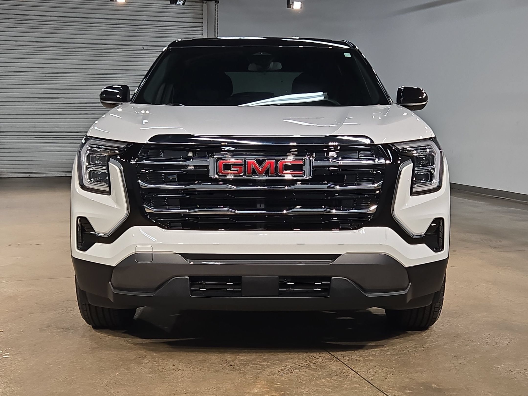 Used 2025 GMC Terrain Elevation AWD/4WD image 2