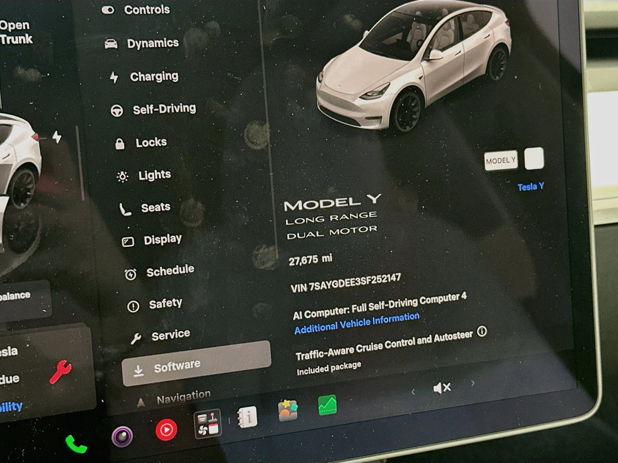 Used 2025 Tesla Model Y Long Range AWD/4WD image 19