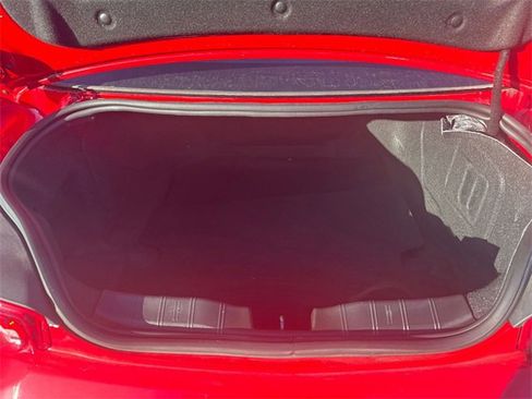 Used 2022 Chevrolet Camaro LT w/ Technology Package image 5