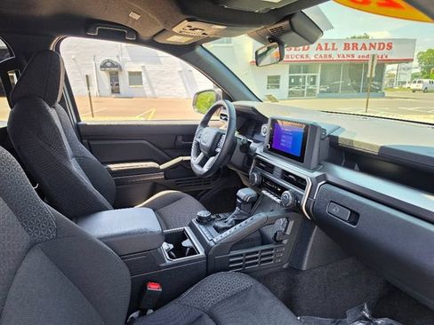 Used 2025 Toyota 4Runner SR5 AWD/4WD image 11