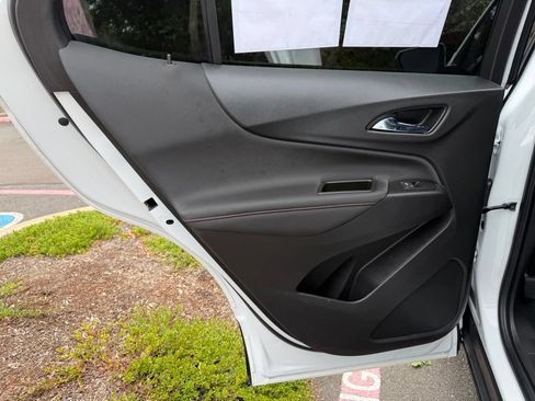 Used 2022 Chevrolet Equinox RS FWD image 28