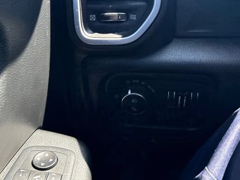 Used 2019 RAM 1500 Big Horn AWD/4WD image 19