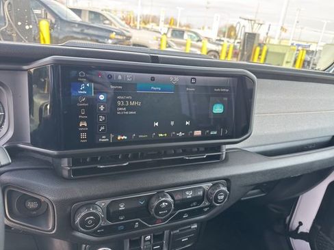 Used 2025 Jeep Wrangler Willys 4xe image 9