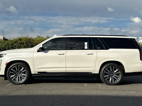 Used 2023 Cadillac Escalade ESV Sport Platinum image 6