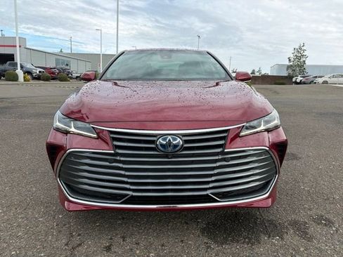 Certified 2022 Toyota Avalon Limited FWD image 2