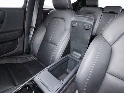 Certified 2025 Volvo XC40 B5 Plus image 11