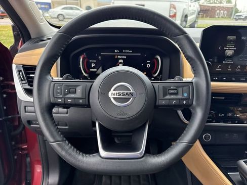 Used 2021 Nissan Rogue Platinum FWD image 17