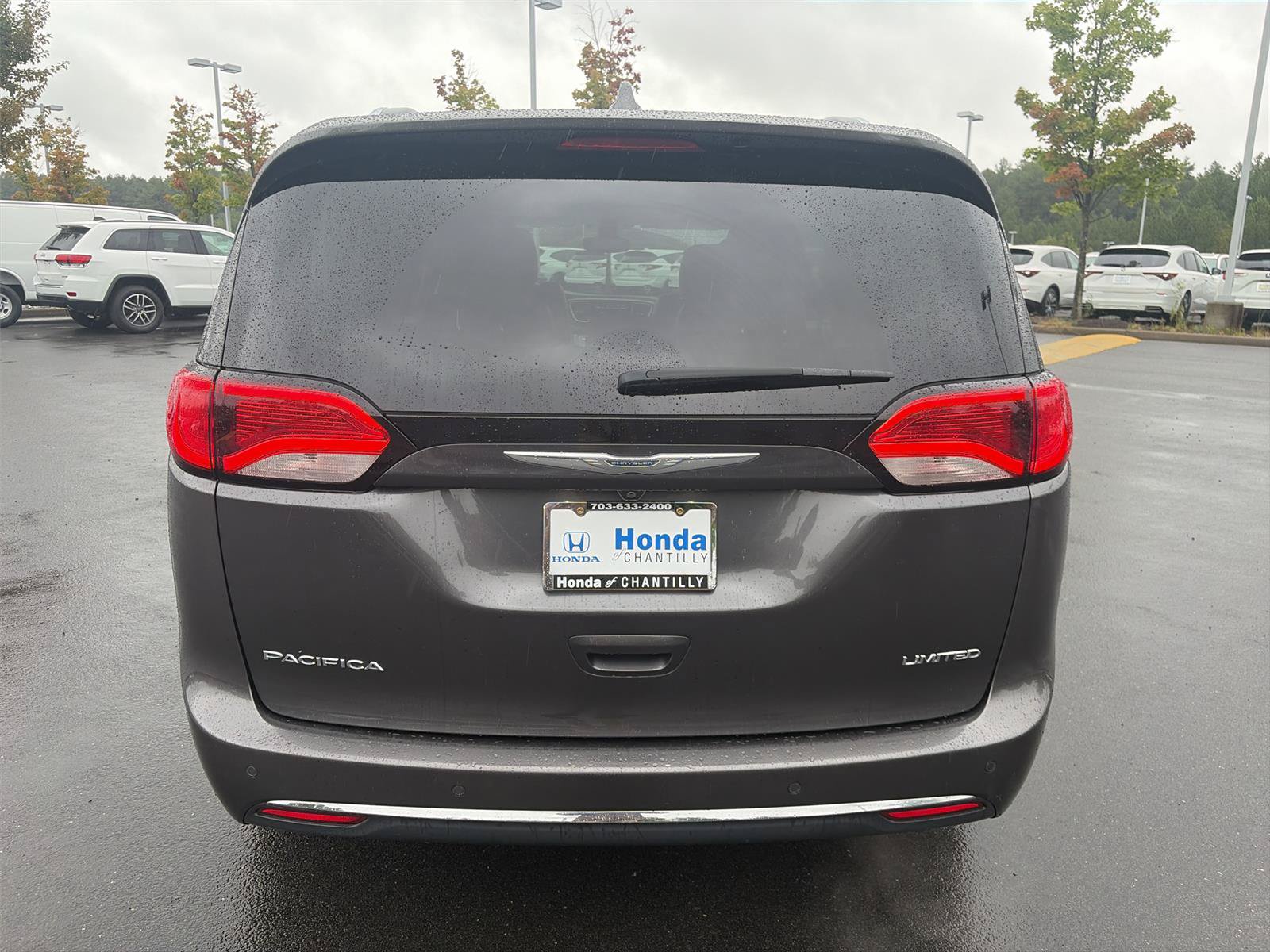 Used 2017 Chrysler Pacifica Limited FWD image 6