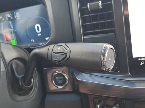 New 2026 Ford F350 Lariat w/ Black Appearance Package image 32