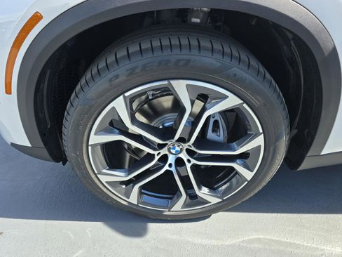 New 2026 BMW X5 xDrive40i w/ Executive Package image 8