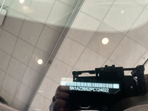 Used 2023 Nissan Murano SV image 26