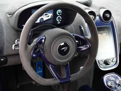 Used 2020 McLaren 620R image 12