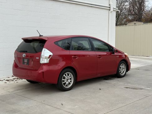 Used 2013 Toyota Prius V Three image 8