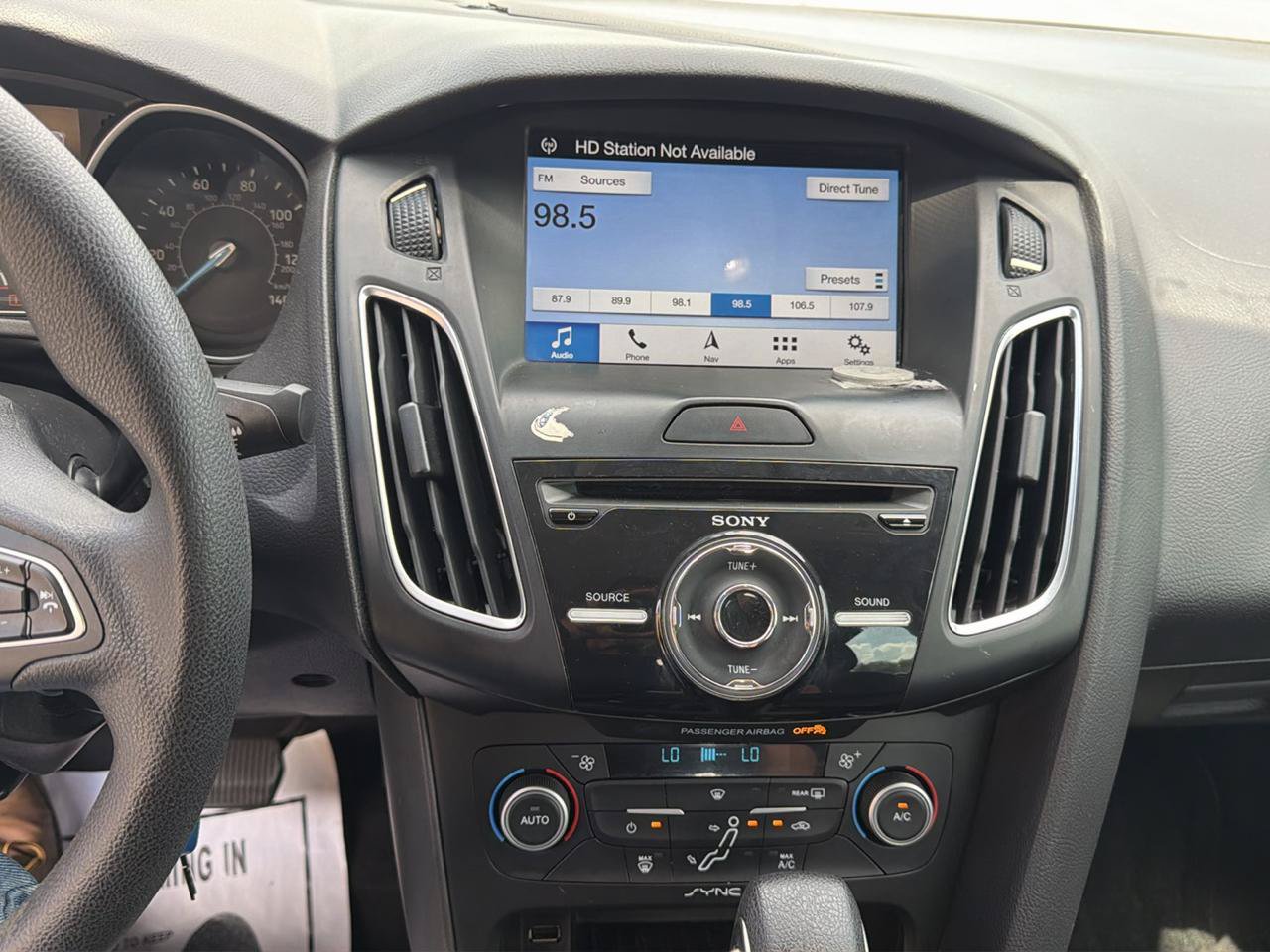 Used 2018 Ford Focus SEL FWD image 11
