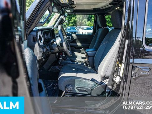 Used 2024 Jeep Wrangler Unlimited Sahara image 19