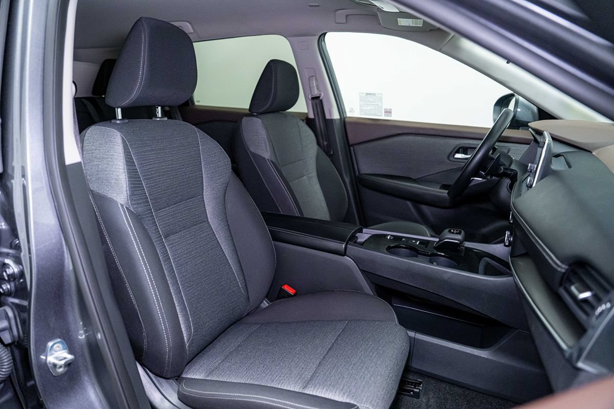 Used 2023 Nissan Rogue SV FWD image 17
