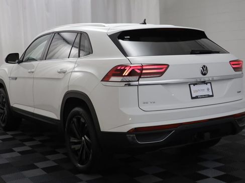 Used 2023 Volkswagen Atlas Cross Sport SE w/ Black Wheel Package AWD/4WD image 14