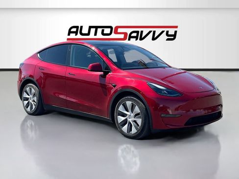 Used 2024 Tesla Model Y Long Range AWD/4WD image 1