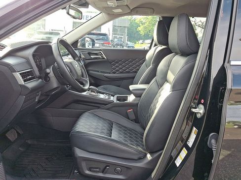 Used 2024 Mitsubishi Outlander SEL AWD/4WD image 17