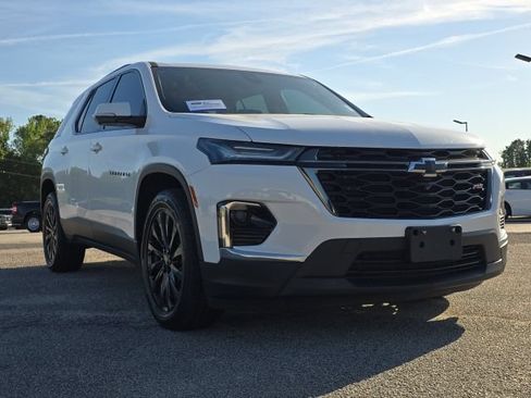 Used 2023 Chevrolet Traverse RS w/ LPO, Floor Liner Package AWD/4WD image 8
