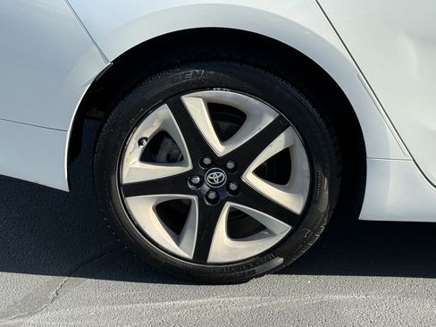 Used 2016 Toyota Prius Four Touring image 14