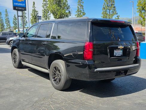 Used 2016 Chevrolet Suburban LT image 6
