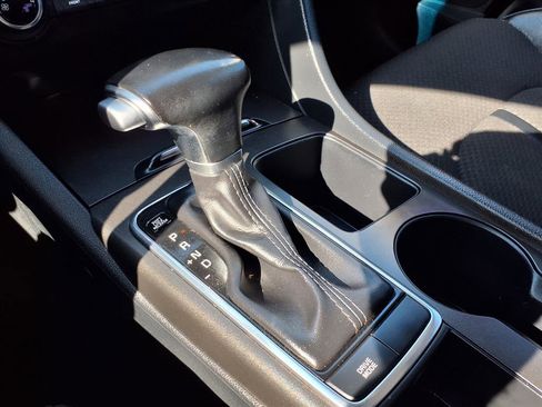 Used 2018 Kia Optima S w/ Panoramic Sunroof Package image 11