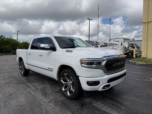 Used 2023 RAM 1500 Limited w/ Body Color Bumper Group AWD/4WD image 5
