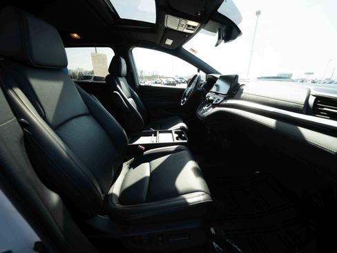 Used 2025 Honda Odyssey Sport-L image 27