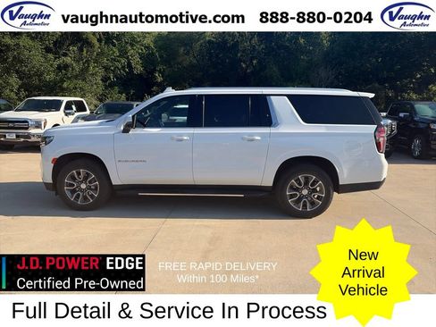 Used 2021 Chevrolet Suburban LT w/ LT Signature Plus Package AWD/4WD image 1
