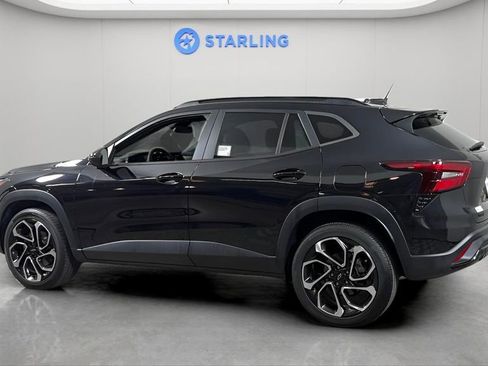 Certified 2024 Chevrolet Trax RS w/ Driver Confidence Package FWD image 4