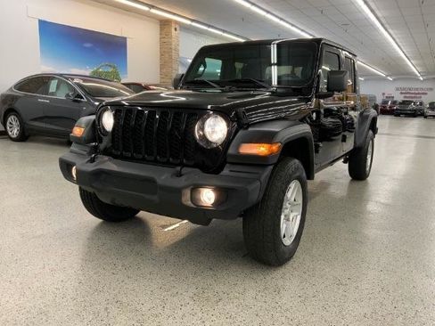Used 2020 Jeep Gladiator Sport w/ Quick Order Package 24S image 1