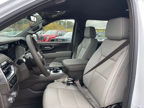 Used 2025 GMC Yukon Elevation image 15