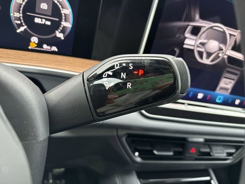 New 2026 Volkswagen Tiguan SEL R-Line image 21