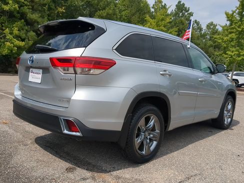 Used 2018 Toyota Highlander Limited Platinum AWD/4WD image 4