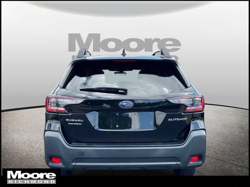 Used 2023 Subaru Outback Premium AWD/4WD image 4