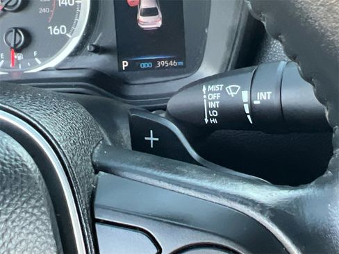 Used 2020 Toyota Corolla SE image 29