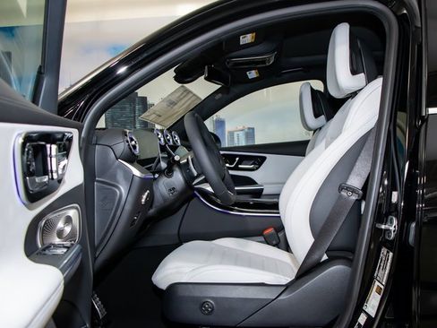 Used 2026 Mercedes-Benz GLC 350e 4MATIC image 21