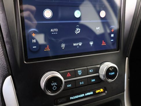 Used 2024 Ford Edge SEL image 7