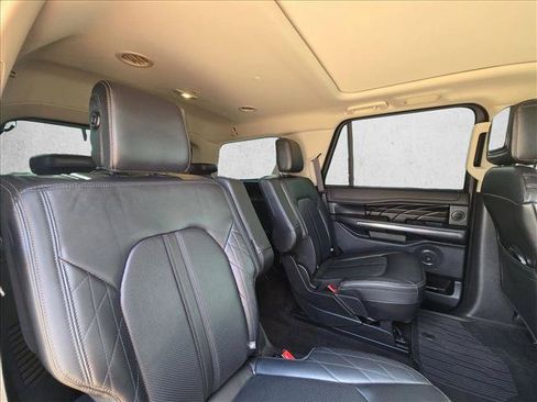 Used 2018 Ford Expedition Platinum RWD image 21