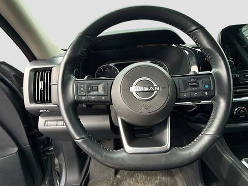 Used 2023 Nissan Pathfinder SL AWD/4WD image 14