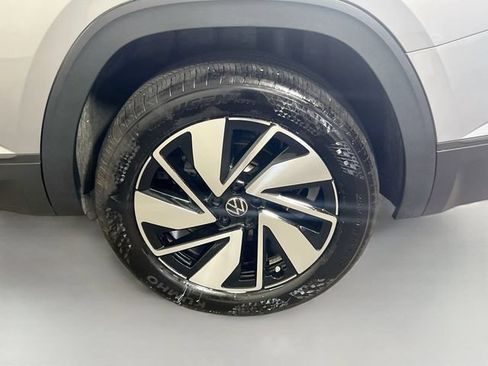 Used 2025 Volkswagen Atlas SE AWD/4WD image 26