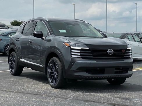 New 2025 Nissan Kicks SR w/ SR Premium Package image 2