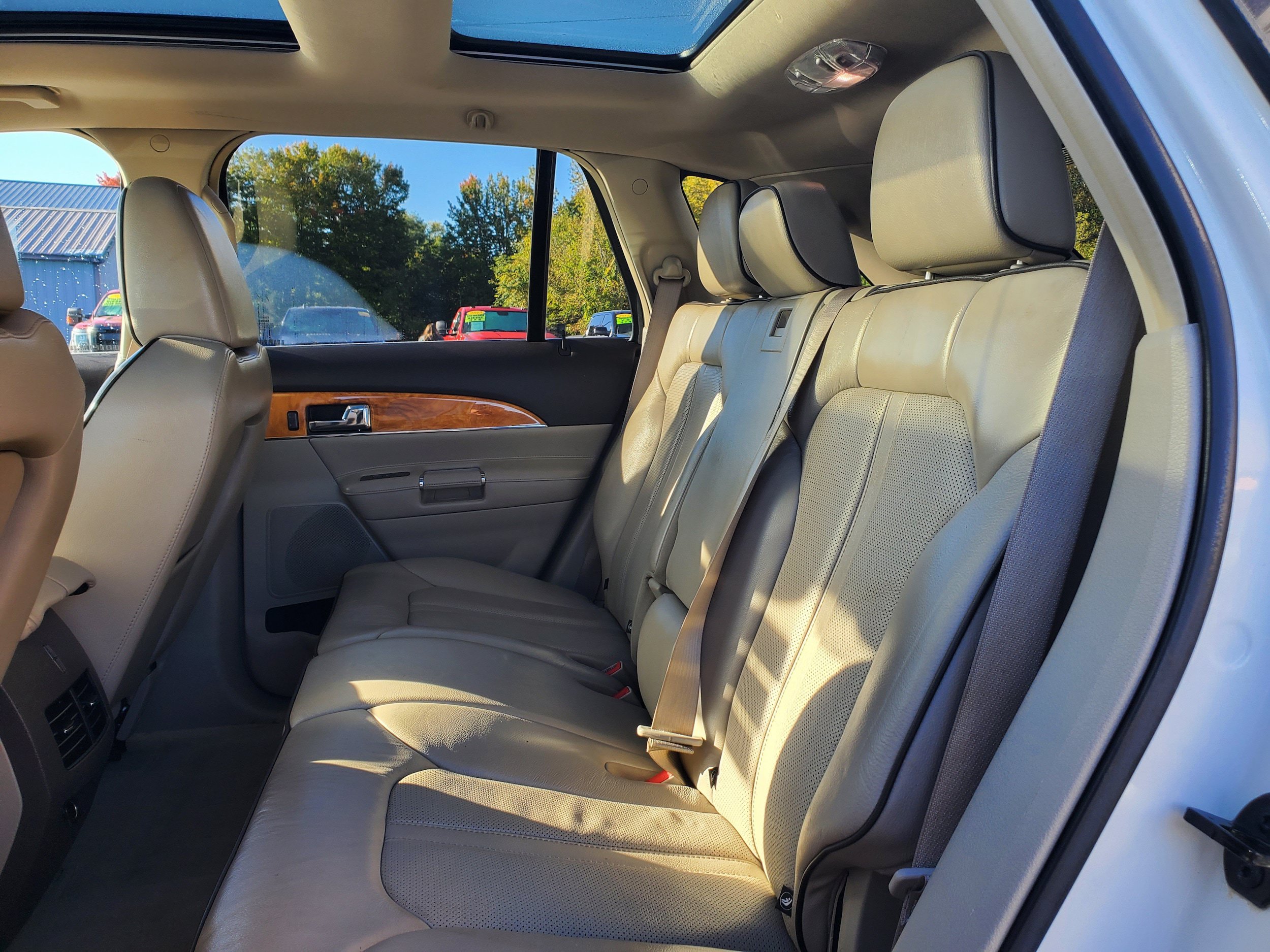 Used 2012 Lincoln MKX AWD image 29